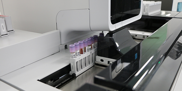 INAUGURACIÓN DE NUEVO LABORATORIO CLÍNICO