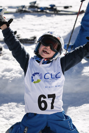 Niño en la nieve