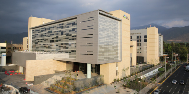 Toma aérea de la clínica en Estoril